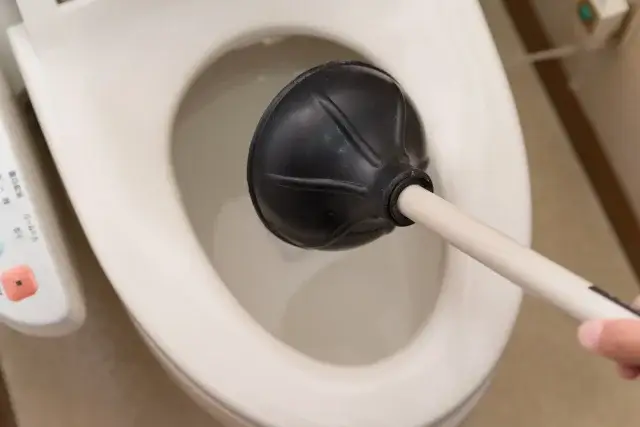 自分でできるトイレ逆流の対処法